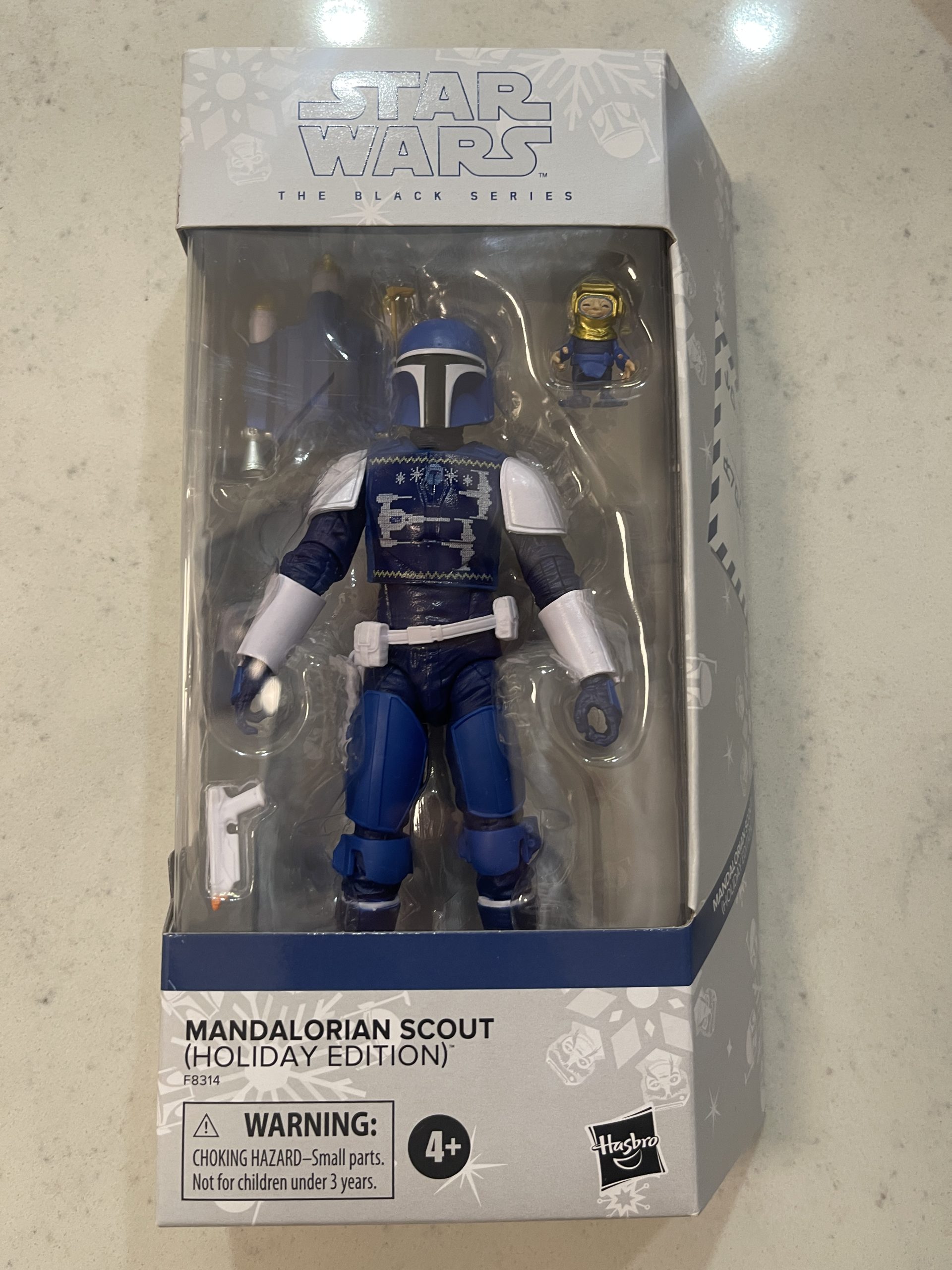 STAR WARS BLACK SERIES MANDALORIAN SCOUT (HOLIDAY EDITION)