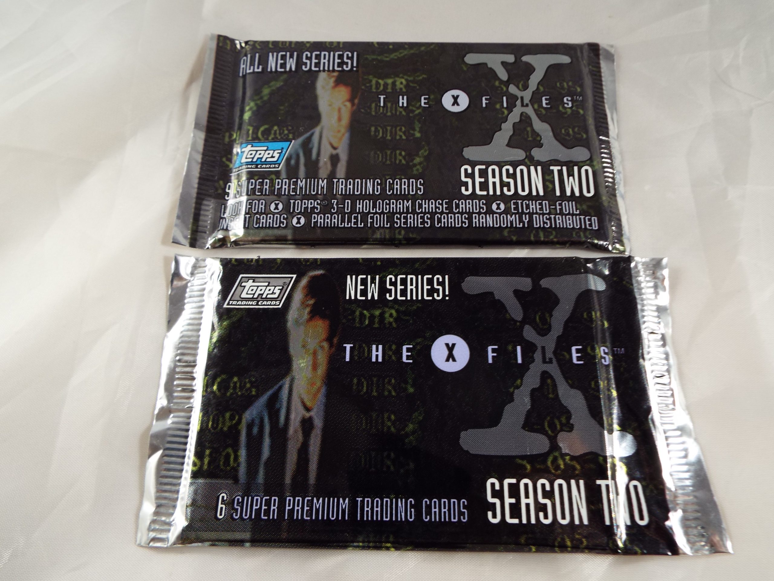X FILES SEASON 2 SEALED PACK OF CARDS