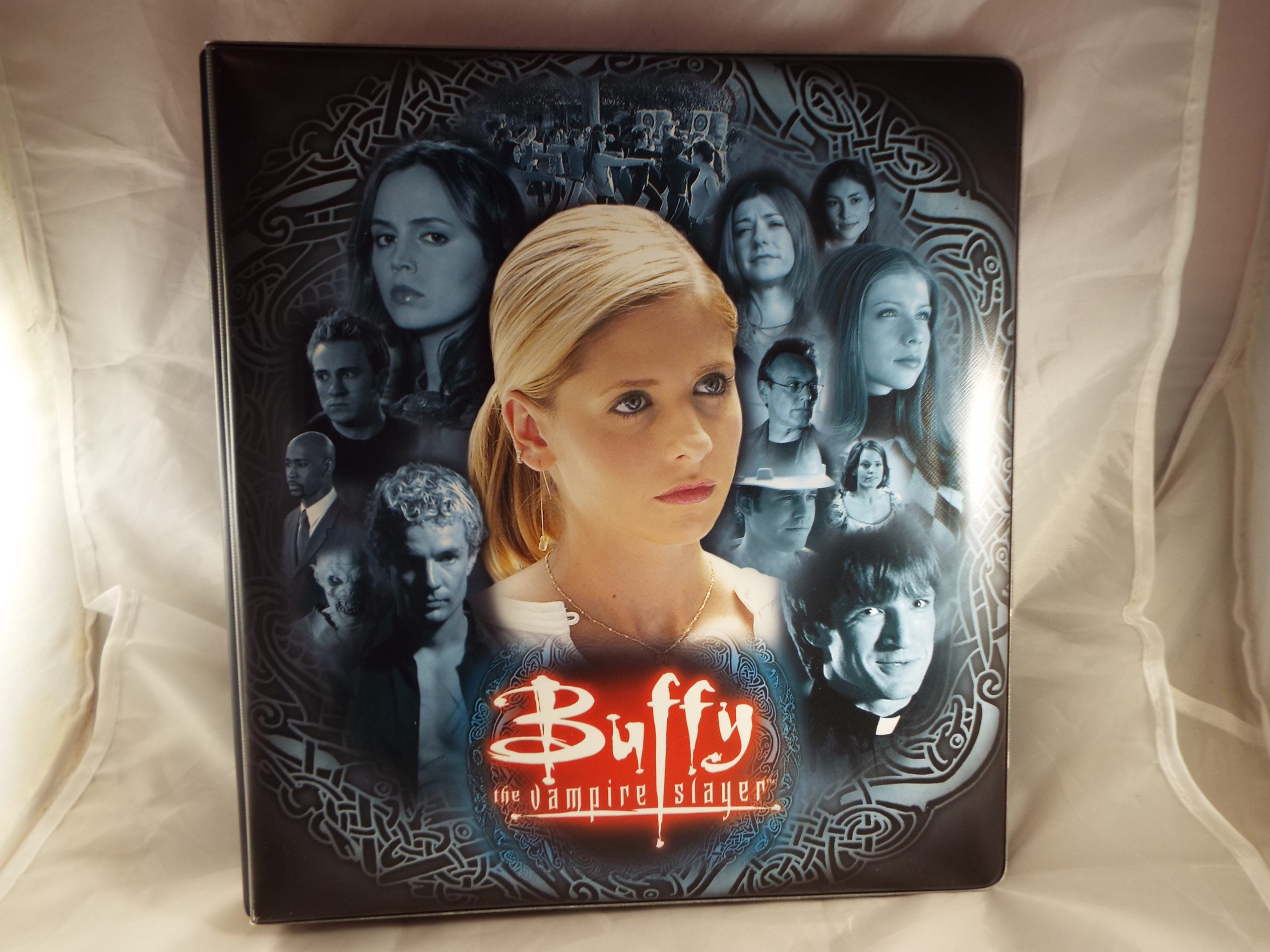 BUFFY THE VAMPIRE SLAYER SEASON 7 COLLECTORS BINDER