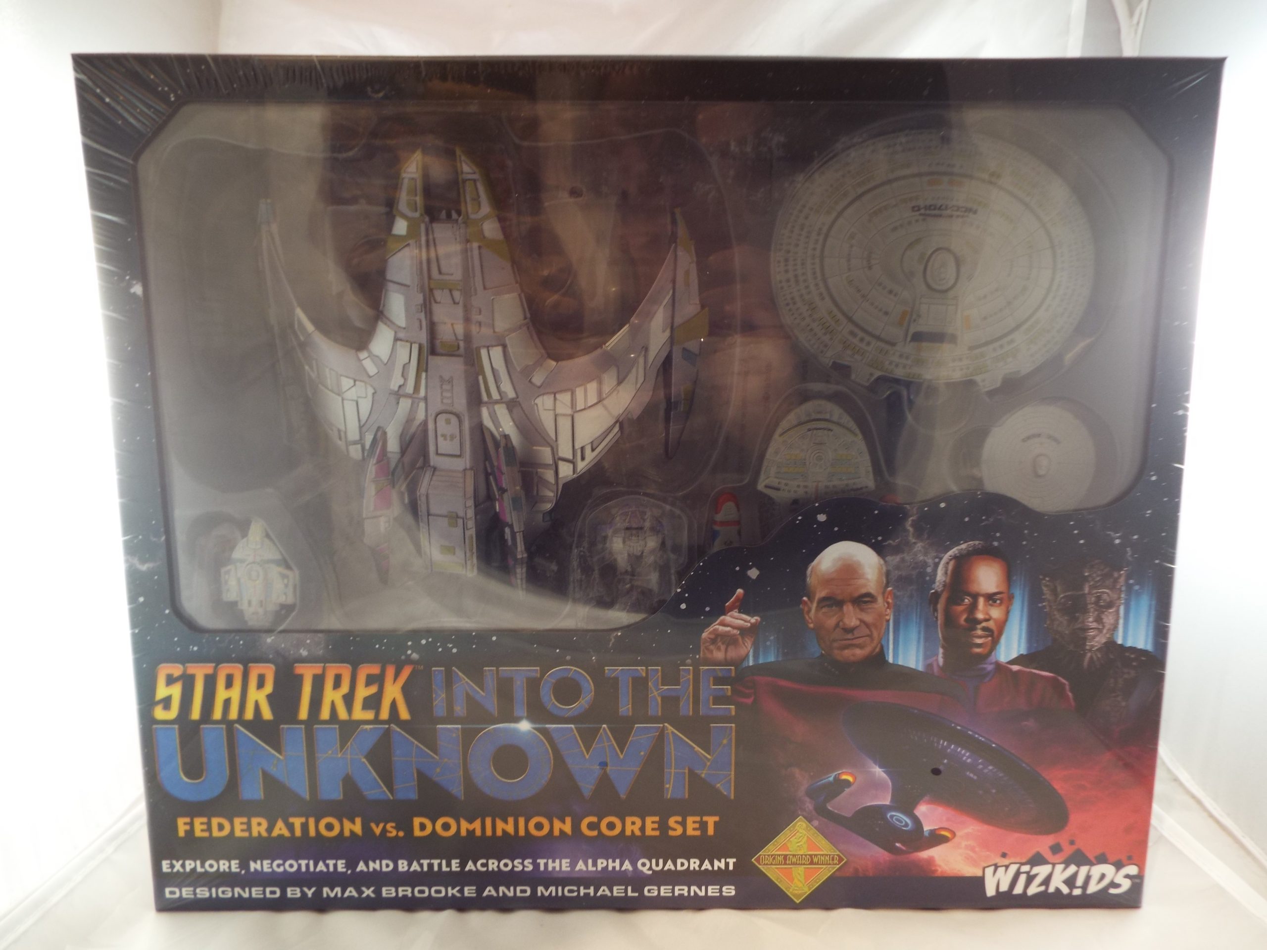 STAR TREK: INTO THE UNKNOWN FEDERATION VS DOMINION CORE SET