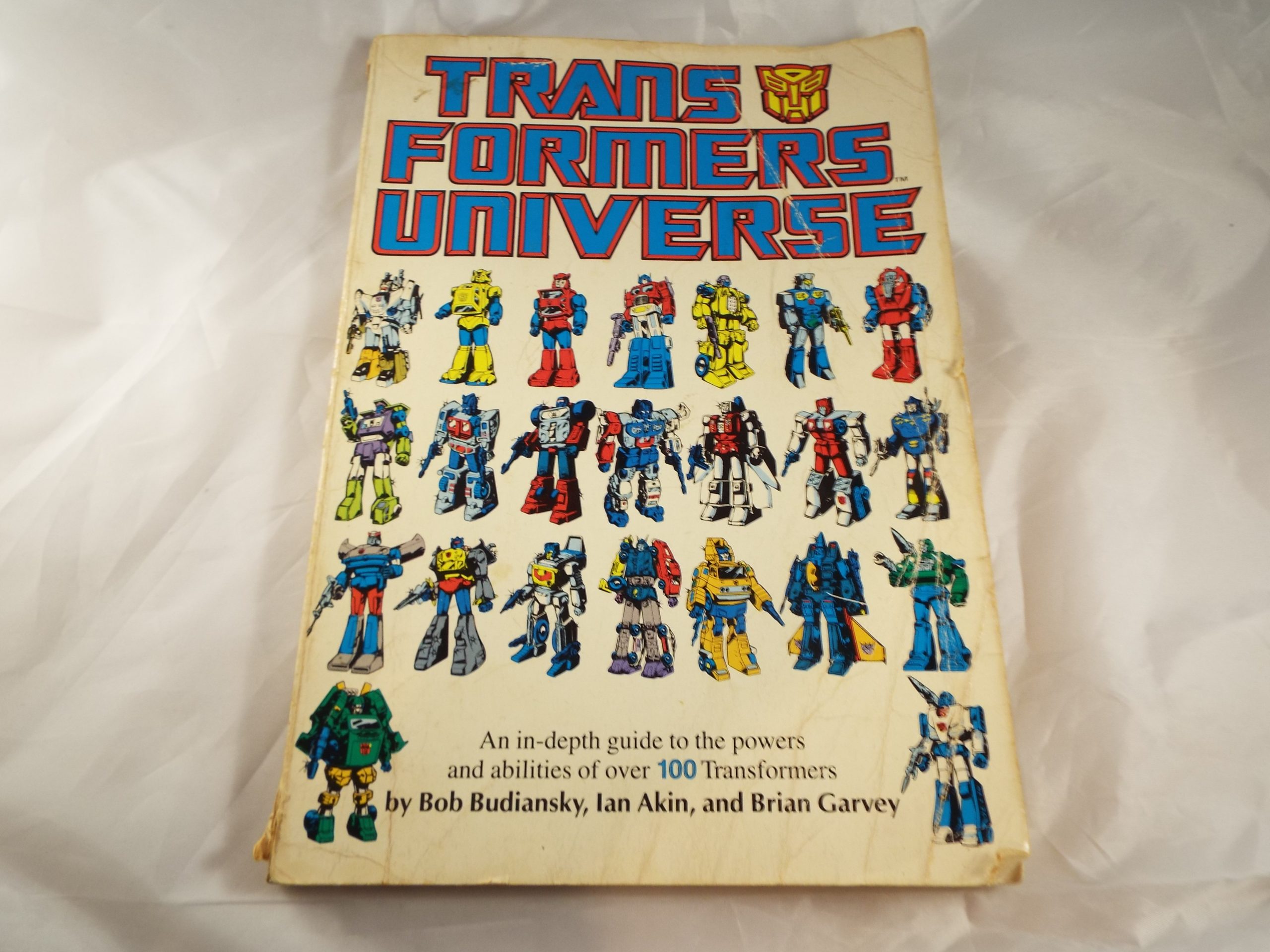 TRANSFORMERS UNIVERSE BOB BUDIANSKY, IAN AKIN AND BRIAN GARVEY