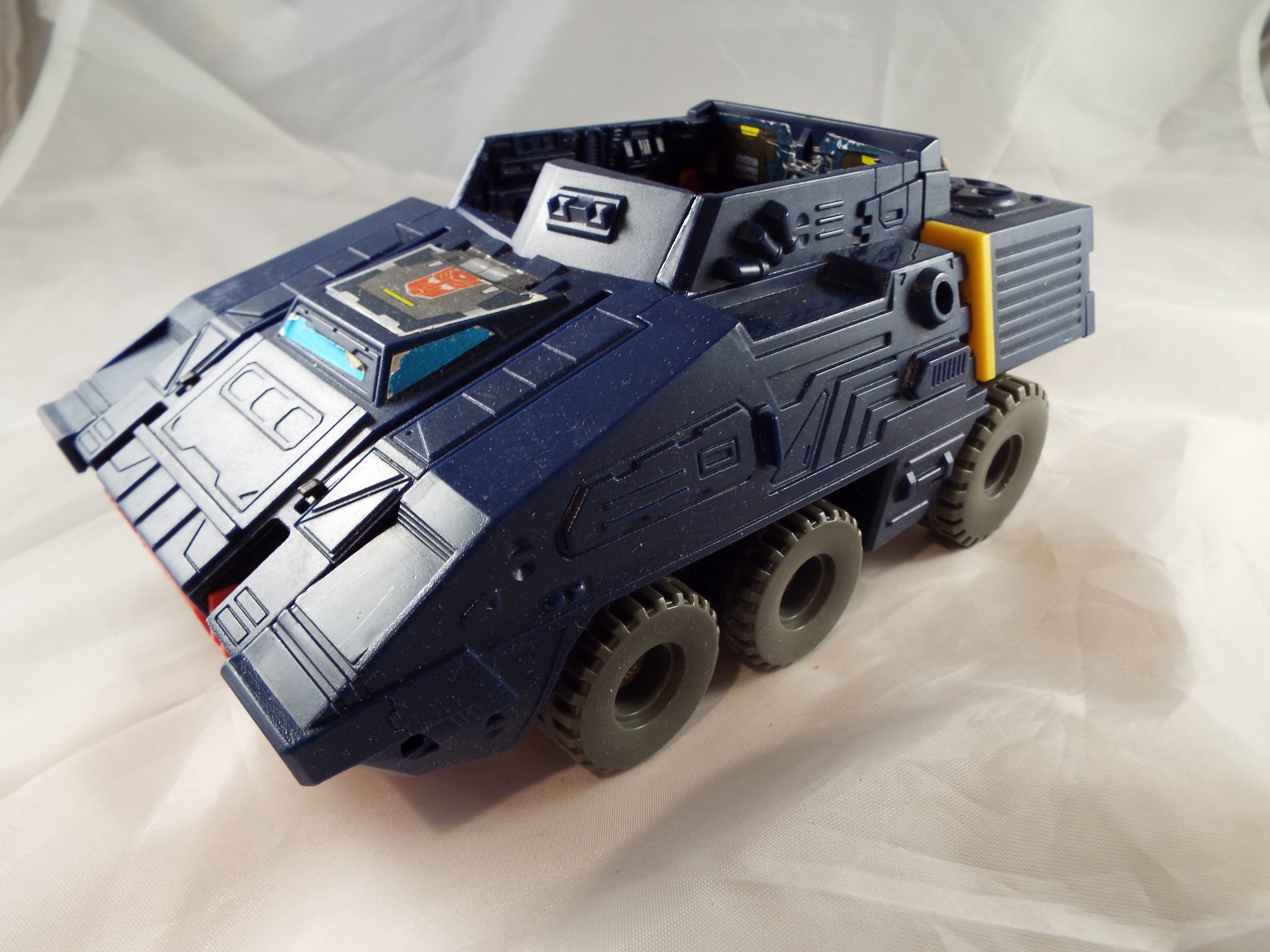 TRANSFORMERS GENERATION 1, G1 AUTOBOT FIGURE GROUNDSHAKER BASE SECTION