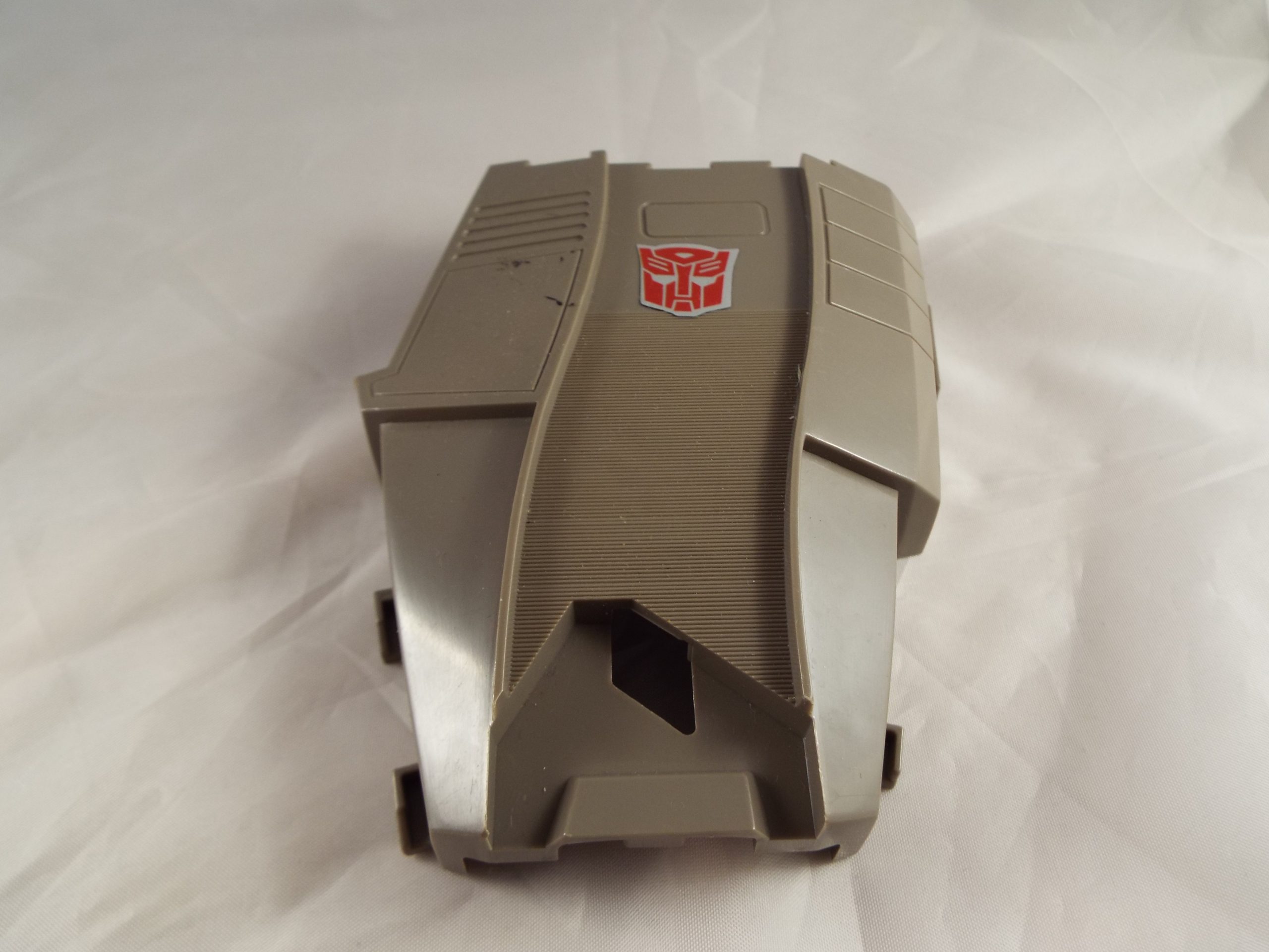 TRANSFORMERS GENERATION 1, G1 AUTOBOT OMEGA SUPREME TRACK SECTION B (light brown)