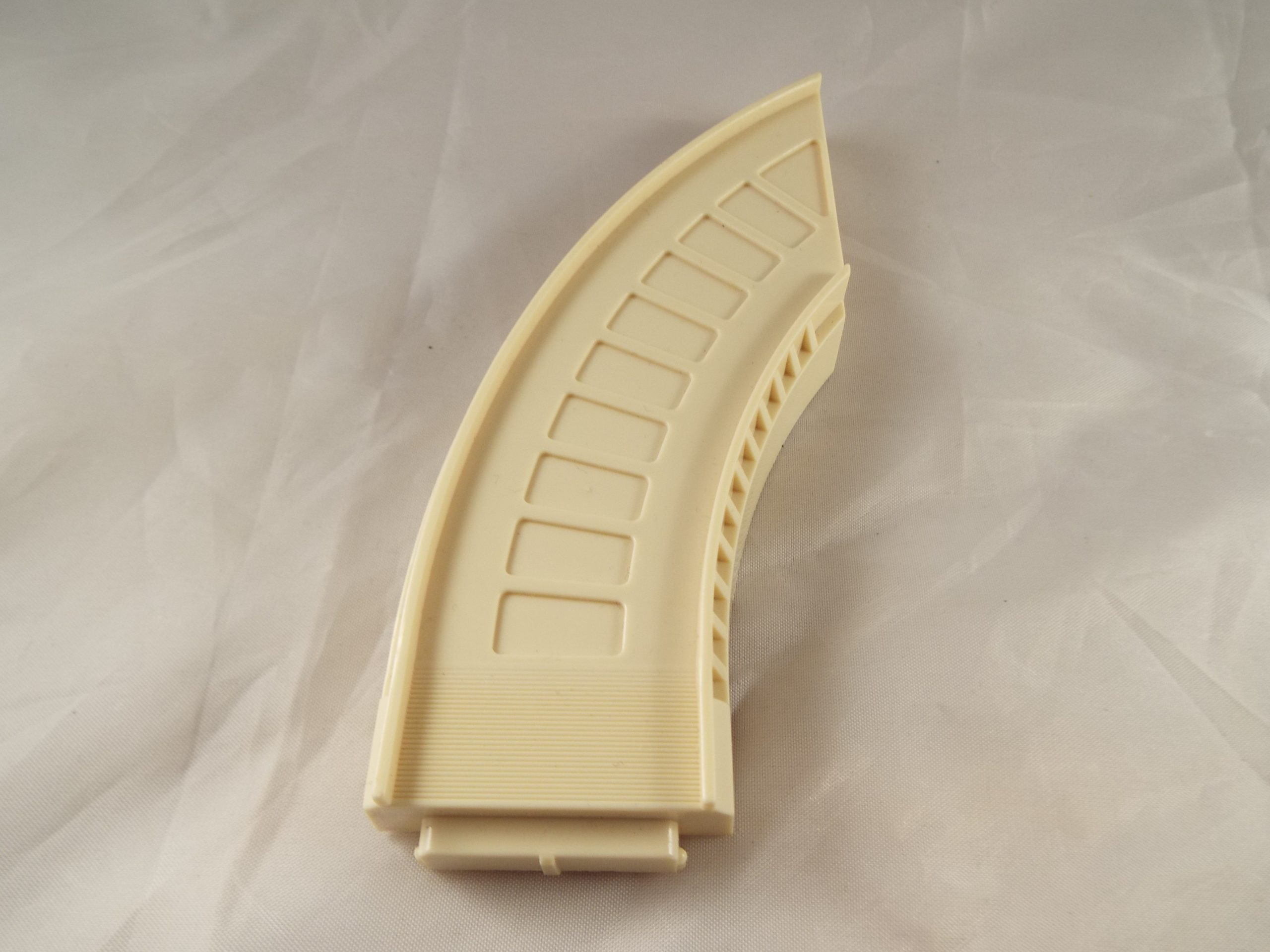 TRANSFORMERS GENERATION 1, G1 AUTOBOT OMEGA SUPREME TRACK SECTION K (cream)