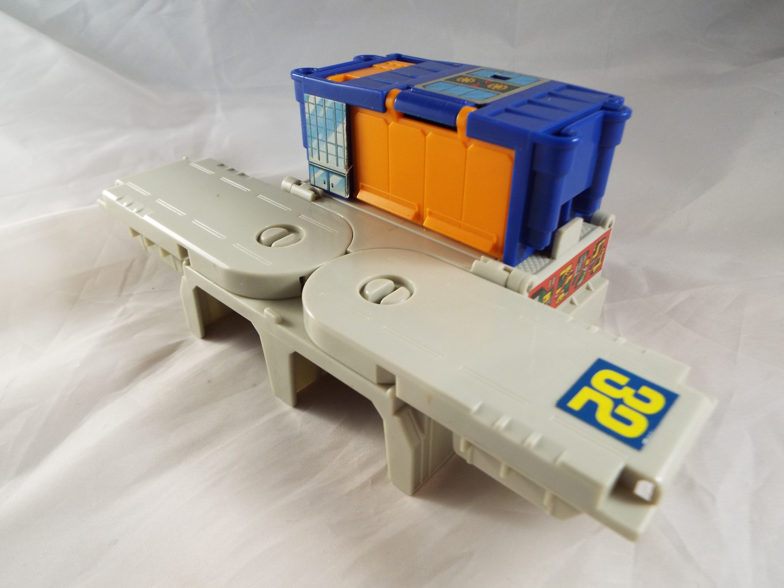 TRANSFORMERS GENERATION 1, G1 DECEPTICON MICROMASTER AIRWAVE BASE ONLY