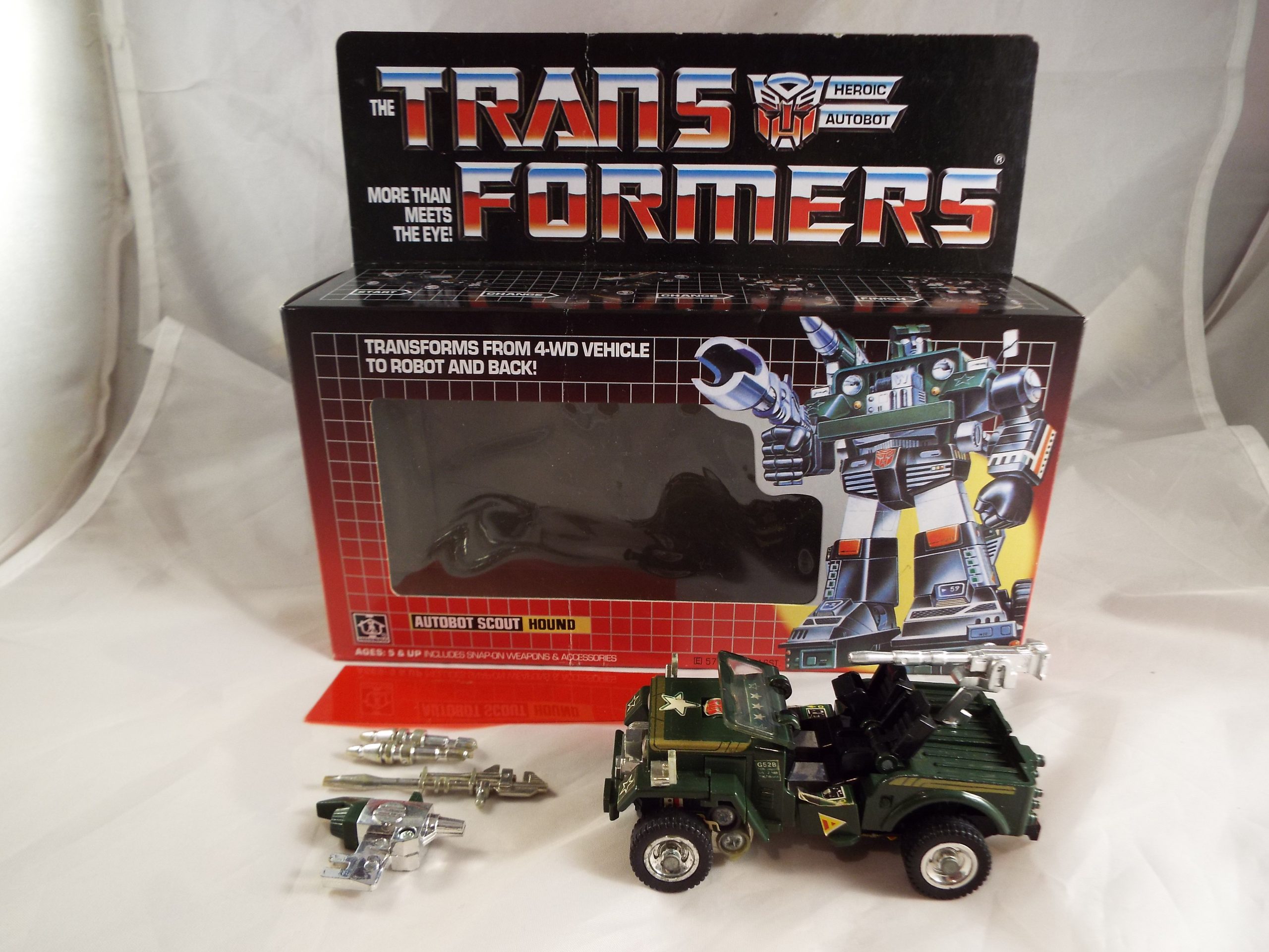 TRANSFORMERS GENERATION 1, G1 AUTOBOT FIGURE HOUND WITH BOX