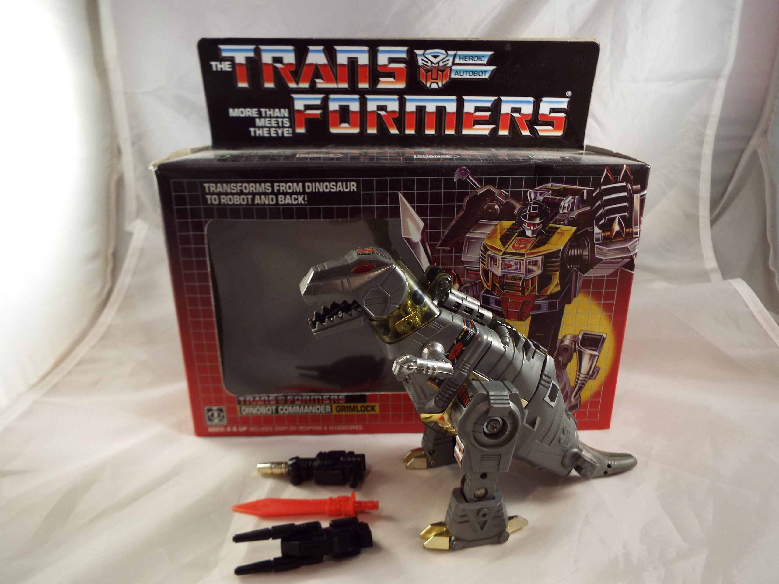 TRANSFORMERS GENERATION 1, G1 AUTOBOT FIGURE GRIMLOCK WITH BOX